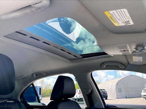 Used 2016 Volkswagen Jetta SEL w/ Lighting Package image 11