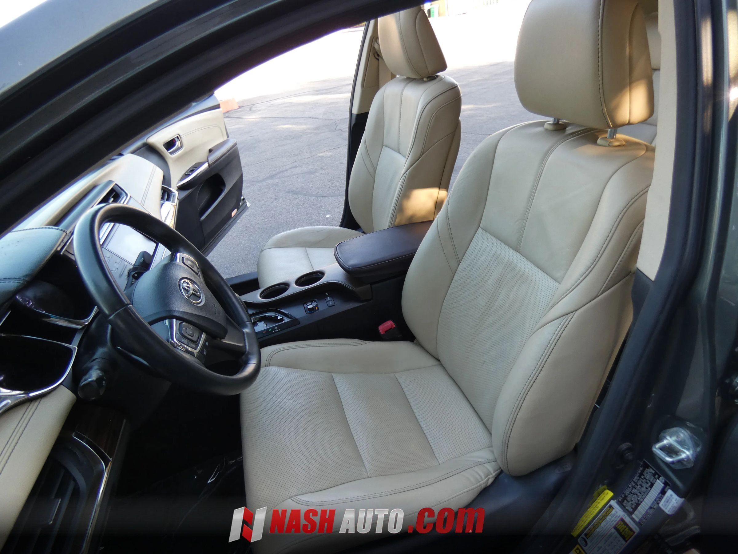 Used 2013 Toyota Avalon Limited FWD image 48