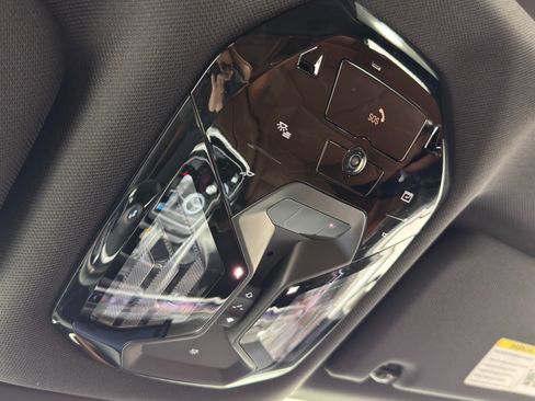 Used 2024 BMW i7 xDrive60 w/ Premium Package image 36