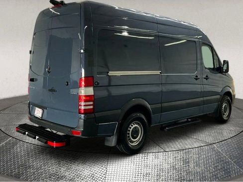 Used 2018 Mercedes-Benz Sprinter 2500 image 8