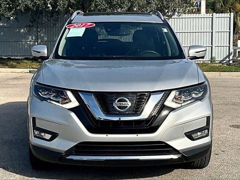 Used 2017 Nissan Rogue SL w/ SL Premium Package image 10