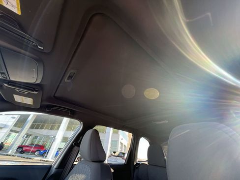 Used 2025 Subaru Forester Premium image 19