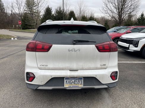 Certified 2022 Kia Niro LXS image 4
