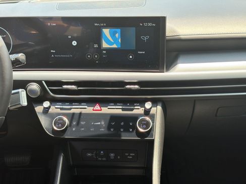 Certified 2025 Hyundai Sonata Limited FWD image 19