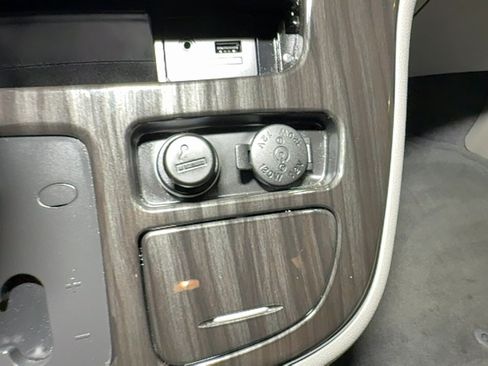 Used 2012 Kia Sedona EX FWD image 33