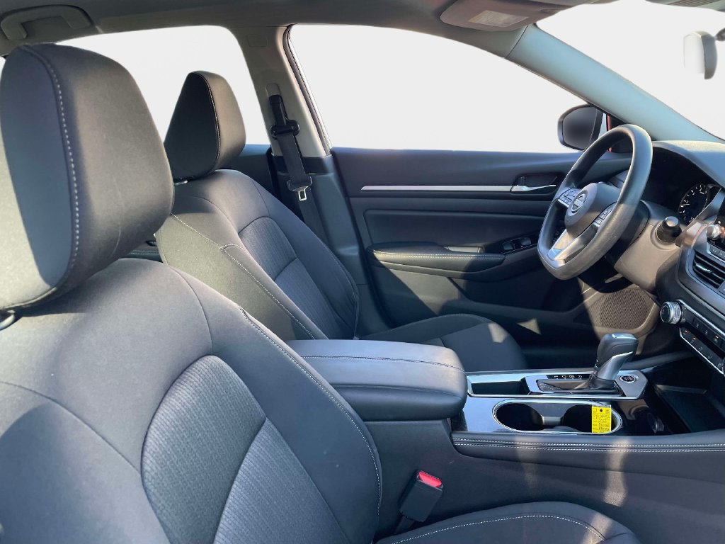 Used 2023 Nissan Altima 2.5 SV FWD image 10