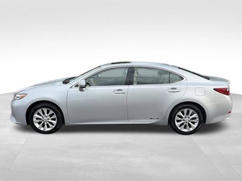 Used 2013 Lexus ES 300h w/ Luxury Pkg FWD image 22