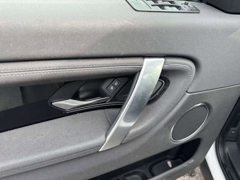 Used 2021 Land Rover Discovery Sport S image 13