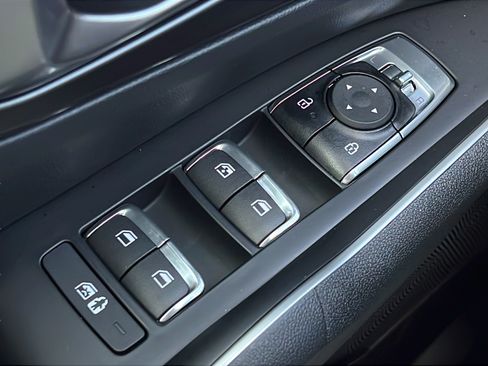 New 2026 Kia Sorento S w/ S Panoramic Sunroof Package FWD image 16