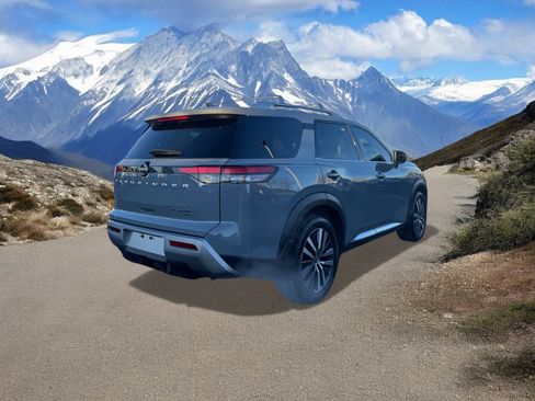 Used 2022 Nissan Pathfinder Platinum w/ Cargo Package image 5