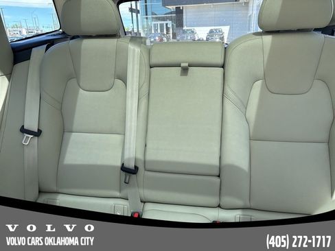 Used 2024 Volvo XC60 B5 Plus w/ Protection Package Premier image 9