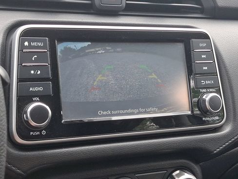 Used 2021 Nissan Versa S FWD image 18