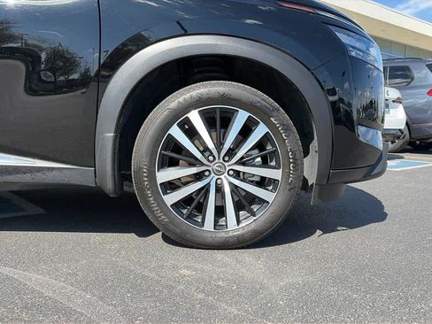 Used 2024 Nissan Pathfinder Platinum AWD/4WD image 12
