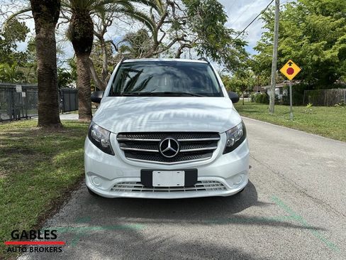Used 2018 Mercedes-Benz Metris Passenger image 9