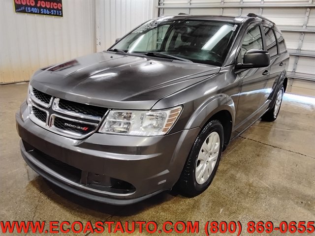 Used 2018 Dodge Journey SE w/ Connectivity Group FWD image 4