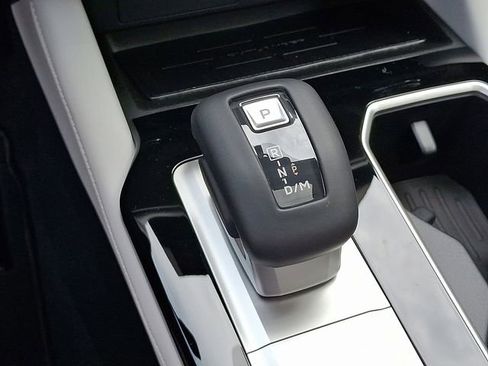 New 2025 Mitsubishi Outlander SE image 11