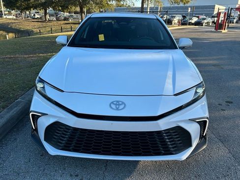 Certified 2025 Toyota Camry SE image 8