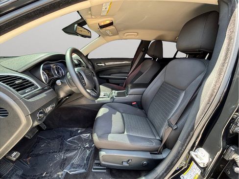 Used 2018 Chrysler 300 Touring w/ Sport Appearance Package RWD image 2