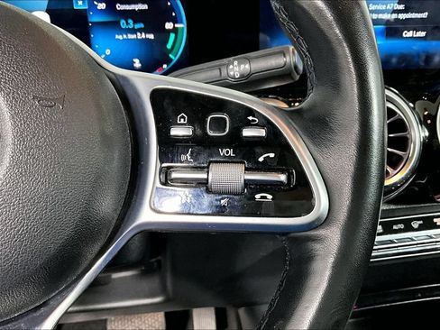 Used 2022 Mercedes-Benz GLB 250 4MATIC w/ Premium Package Lite image 19