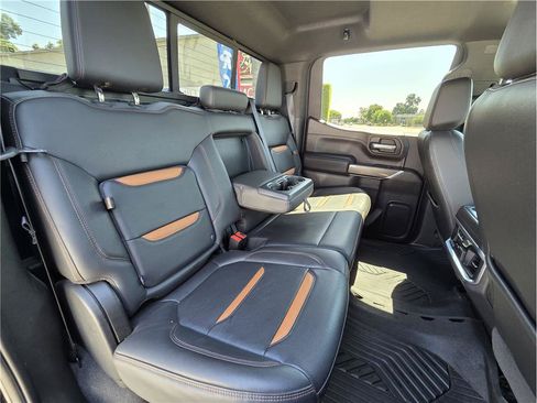 Used 2020 GMC Sierra 1500 AT4 w/ AT4 Premium Package AWD/4WD image 11