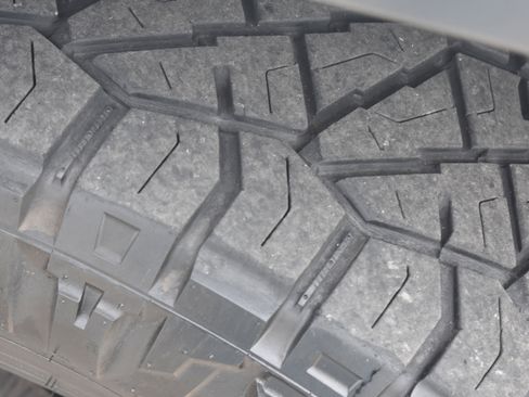 Used 2019 Jeep Wrangler Unlimited Sahara image 11