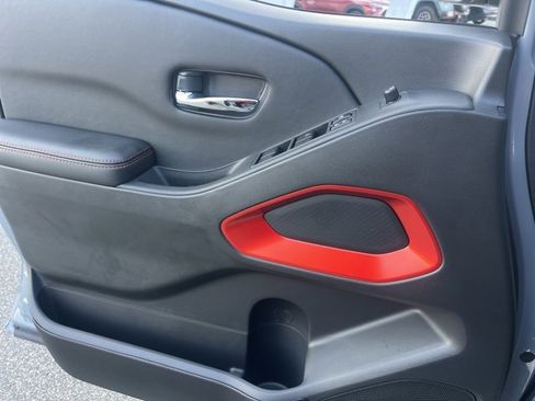 New 2025 Nissan Frontier PRO-4X w/ Interior Protection Package image 6