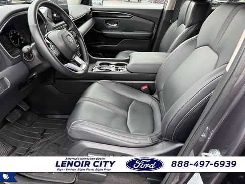 Used 2023 Honda Pilot Touring image 8