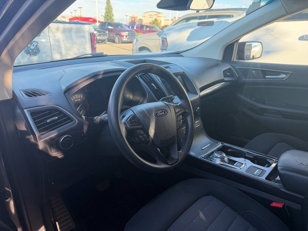 Used 2020 Ford Edge SE AWD/4WD image 3