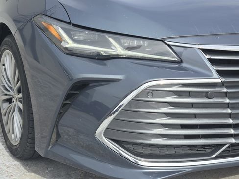Used 2022 Toyota Avalon Limited w/ Advanced Safety Package image 10