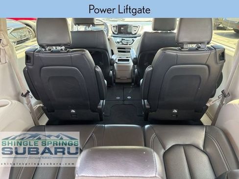 Used 2022 Chrysler Pacifica Touring-L image 17