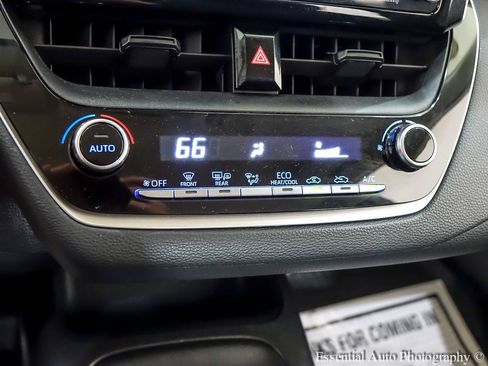 Used 2021 Toyota Corolla LE FWD image 21