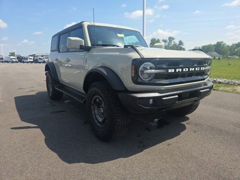 Used 2025 Ford Bronco Outer Banks w/ Sasquatch Package AWD/4WD image 1