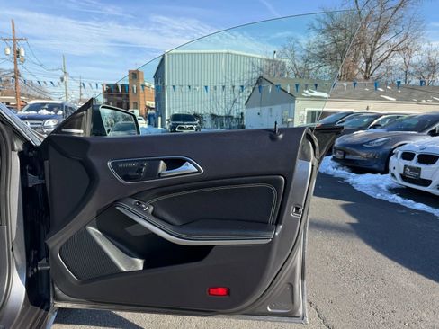 Used 2014 Mercedes-Benz CLA 250 4MATIC image 49