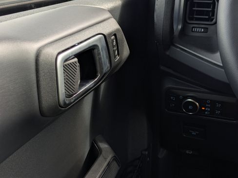 New 2025 Ford Bronco Badlands image 61