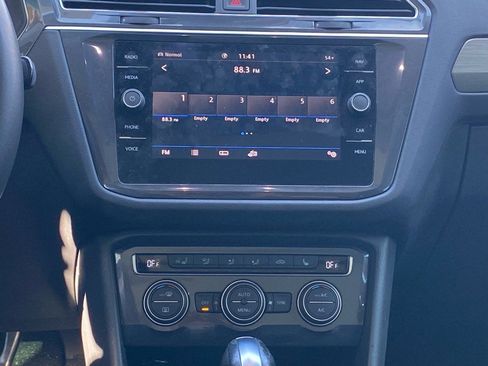 Certified 2020 Volkswagen Tiguan SEL image 8