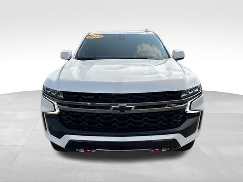 Used 2022 Chevrolet Tahoe Z71 w/ Luxury Package AWD/4WD image 2