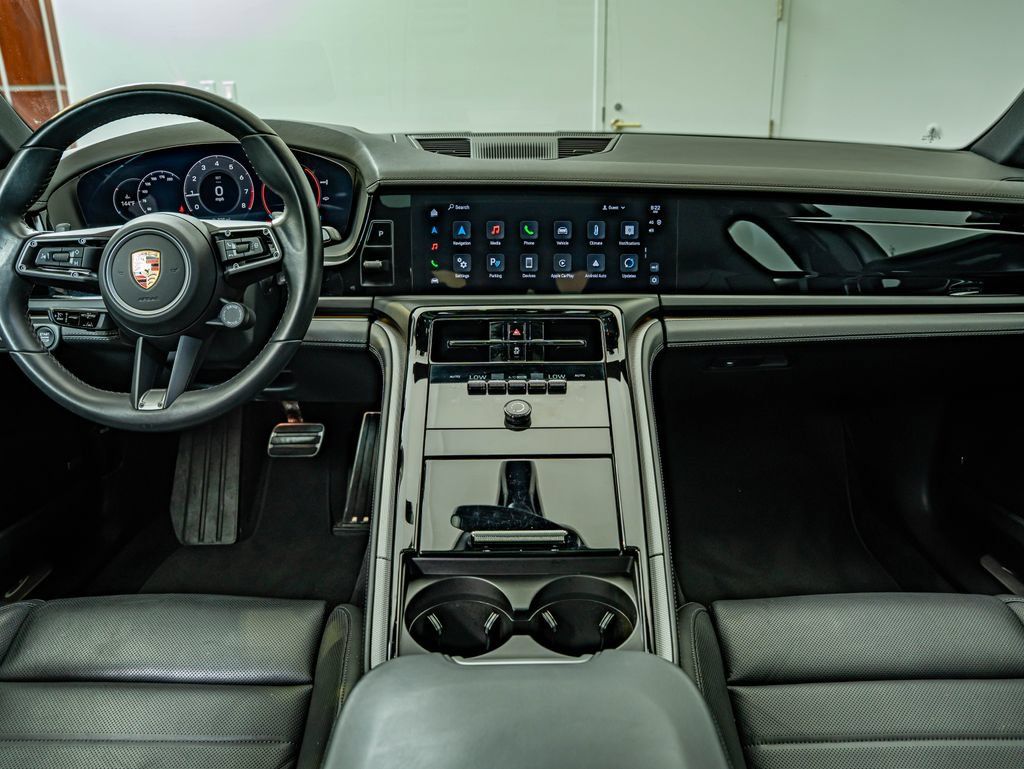 Certified 2024 Porsche Panamera 4 AWD/4WD image 6