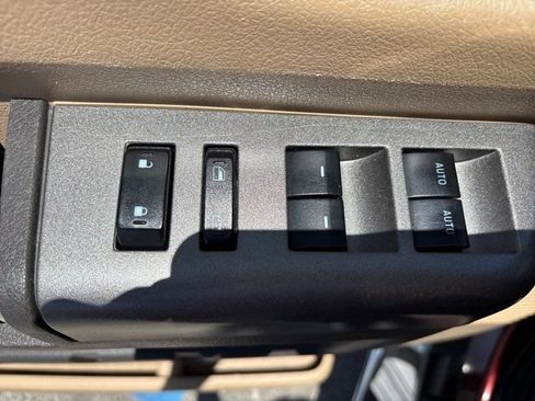 Used 2016 Ford F250 Lariat w/ Lariat Ultimate Package AWD/4WD image 18