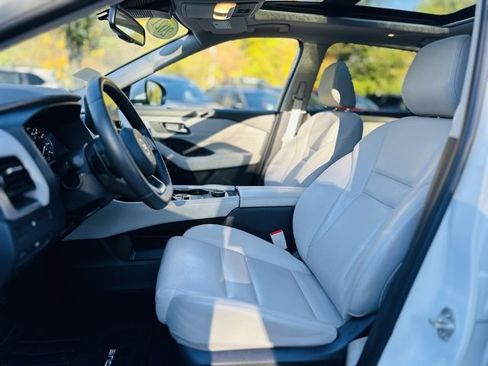 Used 2021 Nissan Rogue SL w/ Premium Package image 20