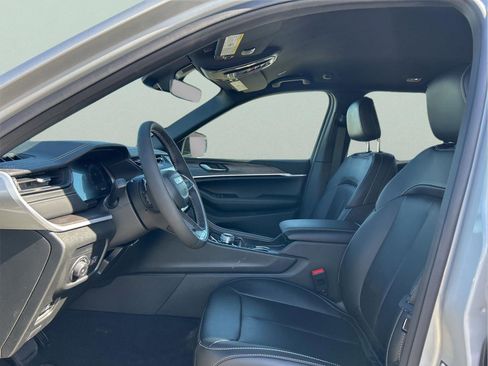 New 2026 Jeep Grand Cherokee Limited image 25