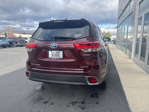 Certified 2019 Toyota Highlander Limited Platinum image 4