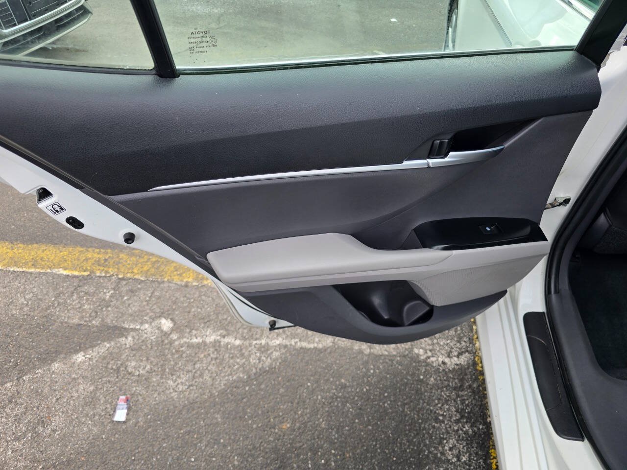 Used 2018 Toyota Camry LE w/ Convenience Package FWD image 24