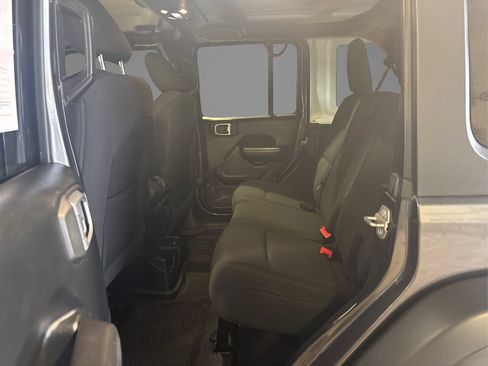 Used 2019 Jeep Wrangler Unlimited Sport S AWD/4WD image 10