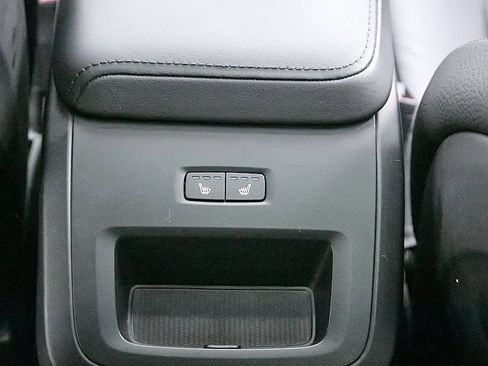 Certified 2024 Volvo XC60 B5 Plus w/ Protection Package Premier image 22