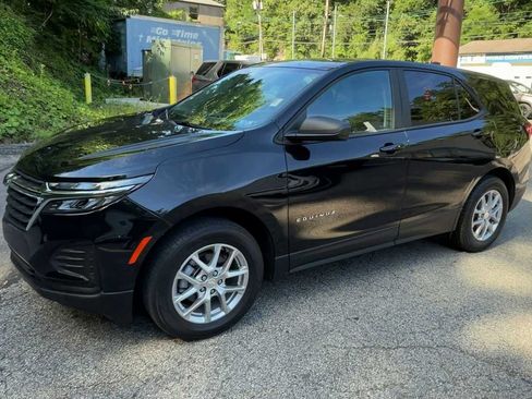 Certified 2023 Chevrolet Equinox LS w/ LS Convenience Package AWD/4WD image 4