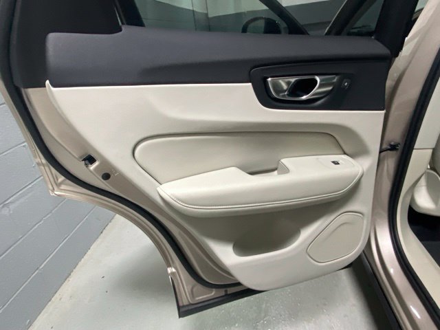 Used 2025 Volvo XC60 T8 Plus w/ Protection Package Premier AWD/4WD image 8