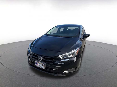 Used 2025 Nissan Versa SV FWD image 7