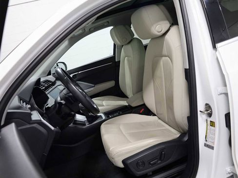 Used 2022 Audi Q3 2.0T Premium w/ Convenience Package AWD/4WD image 5