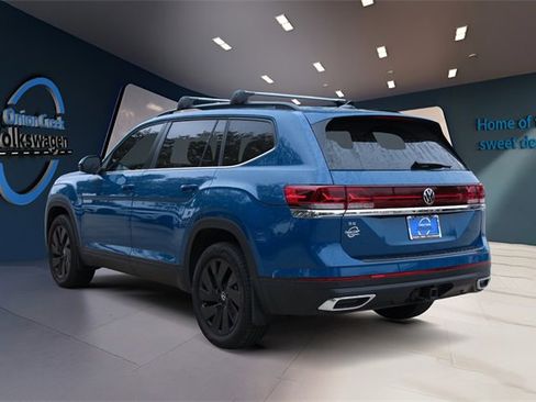 Certified 2025 Volkswagen Atlas SE image 7