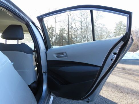 Used 2020 Toyota Corolla LE image 15